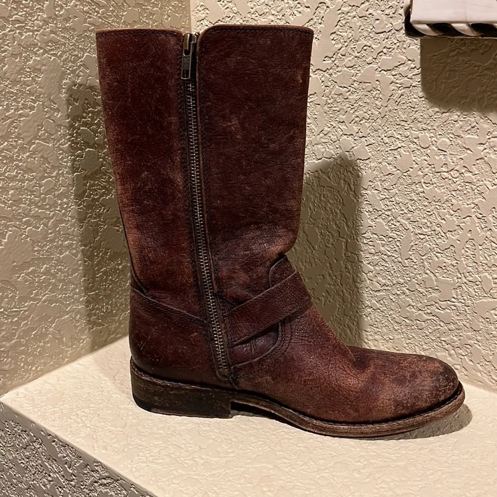 Frye boots size 7 women’s worn once, too big for my daughter so selling - Picture 6 of 10